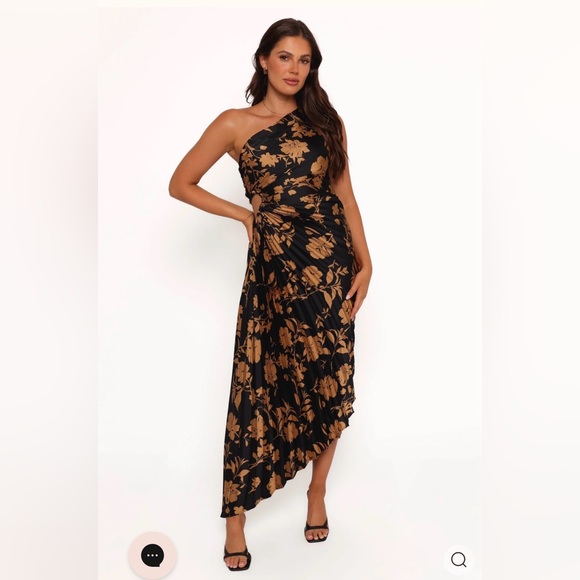 Vici Dresses & Skirts - Vici Black One-Shoulder Dress with Gold Floral Motif XS